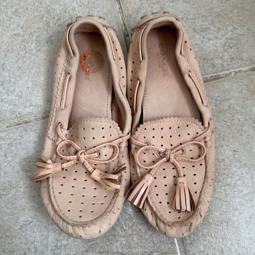 COACH Nadia‎ Beige Leather Driving Moccasin Slip-On Loafers Shoes size 5.5